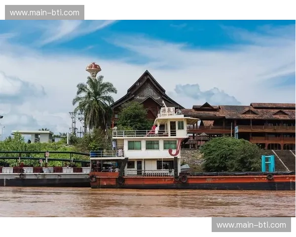 圣保罗风云：当“三色”与“红黑”碰撞，谁将书写南海岸荣耀？